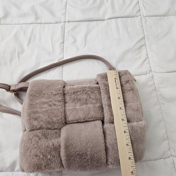 Anthropologie Fuzzy Woven Crossbody Bag Pink Faux Fur Removable Straps Clutch - Picture 10 of 11